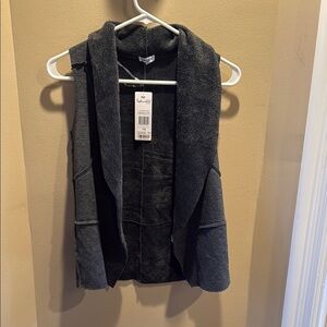Splendid grey Sleeveless faux fur Vest size 7-8 girls new with tags.